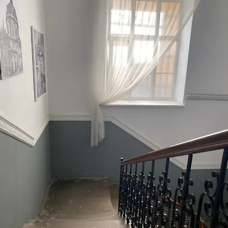 Lvapart 3 вул ковжуна центр не далеко від ж д вокзалу звітні документи * Lviv