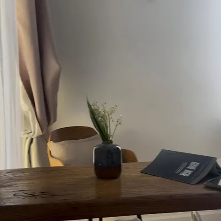 Apartman Lvapart 3 вул ковжуна центр не далеко від ж д вокзалу звітні документи Lviv